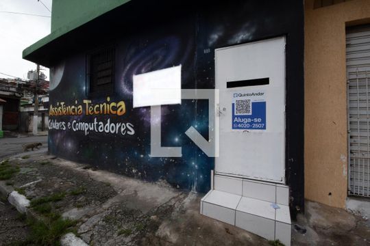 Fachada de kitnet/studio para alugar com 1 quarto, 25m² em Conceição, Osasco