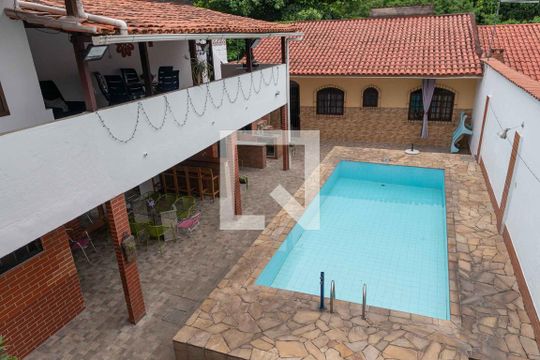 Quintal de casa à venda com 5 quartos, 500m² em Largo do Barradas, Niterói