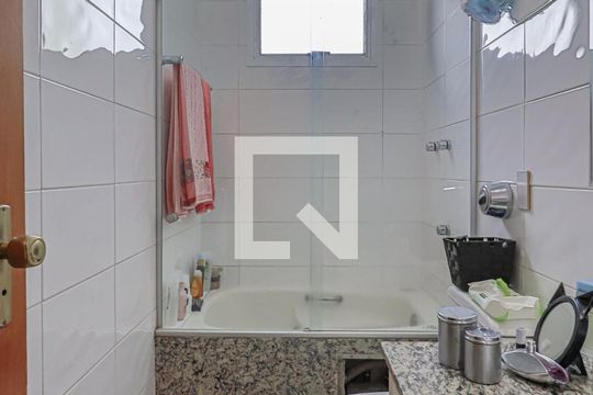 Banheiro do Quarto 4 Suíte de apartamento à venda com 4 quartos, 295m² em Santa Efigênia, Belo Horizonte