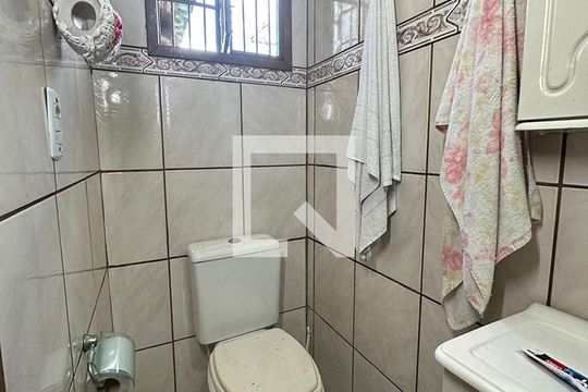 Banheiro da Suíte de casa à venda com 4 quartos, 170m² em Vicentina, São Leopoldo