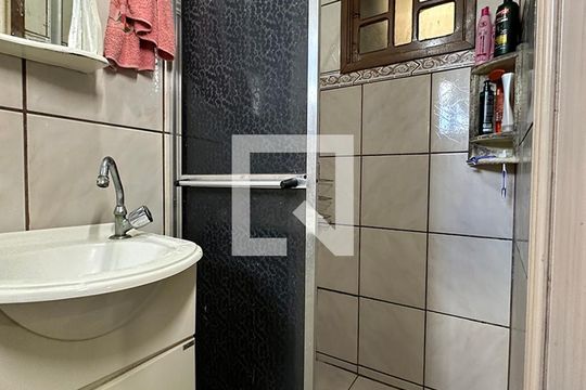 Banheiro da Suíte de casa à venda com 4 quartos, 170m² em Vicentina, São Leopoldo