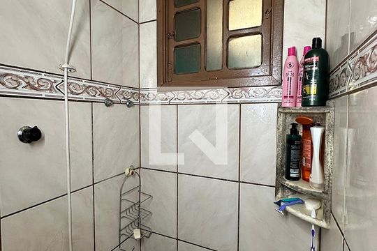 Banheiro da Suíte de casa à venda com 4 quartos, 170m² em Vicentina, São Leopoldo