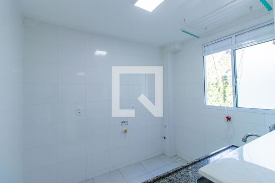 Cozinha de apartamento para alugar com 2 quartos, 39m² em Jardim Caiapiá, Cotia