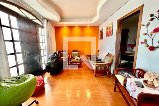 Sala de casa à venda com 3 quartos, 145m² em Fonte Grande, Contagem