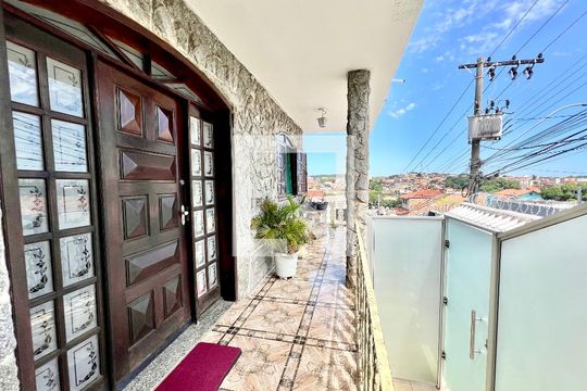 Varanda de casa à venda com 3 quartos, 145m² em Fonte Grande, Contagem
