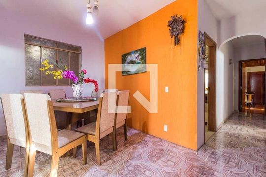 Sala de casa à venda com 3 quartos, 145m² em Fonte Grande, Contagem