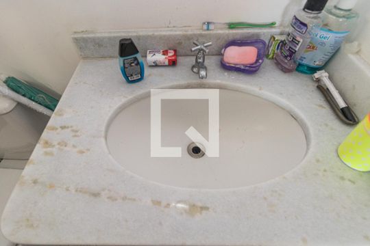 Banheiro da Suíte de apartamento à venda com 3 quartos, 65m² em Partenon, Porto Alegre