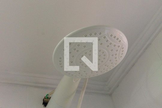 Banheiro de apartamento à venda com 2 quartos, 65m² em Veleiros, São Paulo