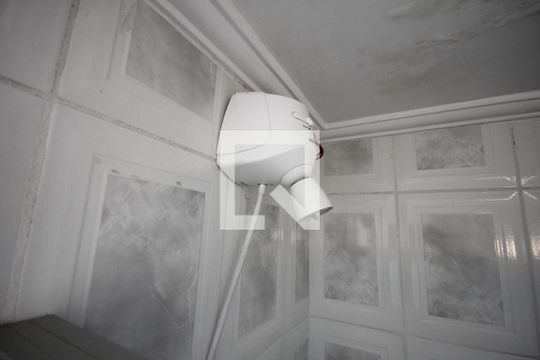 Banheiro de apartamento para alugar com 3 quartos, 80m² em Vl Firmiano Pinto, São Paulo