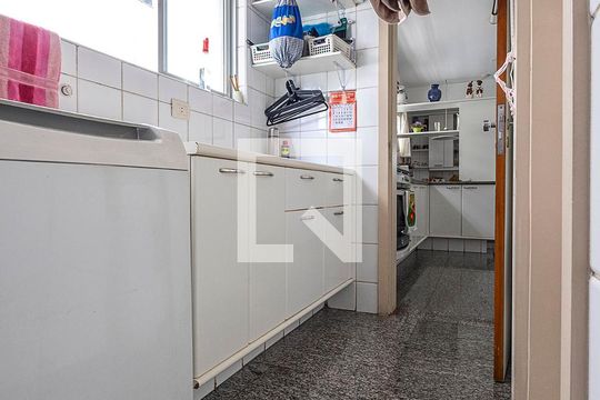 Área de Serviço de apartamento para alugar com 3 quartos, 210m² em Jardim Paulista, São Paulo