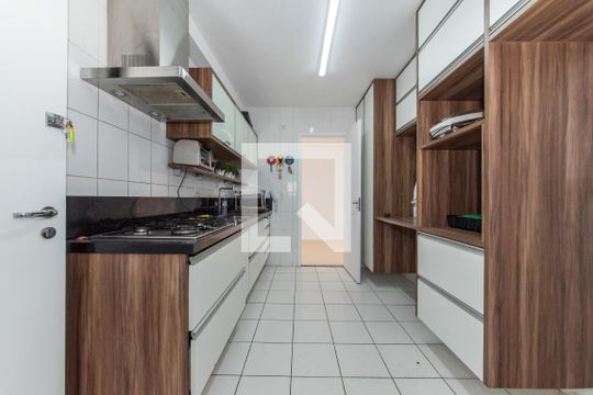 Cozinha de apartamento para alugar com 3 quartos, 120m² em Vila Santo Estéfano, São Paulo
