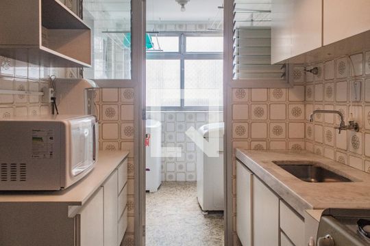 Cozinha de apartamento para alugar com 4 quartos, 152m² em Pitangueiras, Guarujá