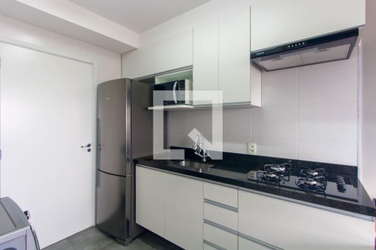 Cozinha de kitnet/studio à venda com 1 quarto, 28m² em Vila Alpina, São Paulo