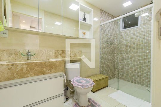 Banheiro  de apartamento à venda com 2 quartos, 44m² em Liberdade, São Paulo