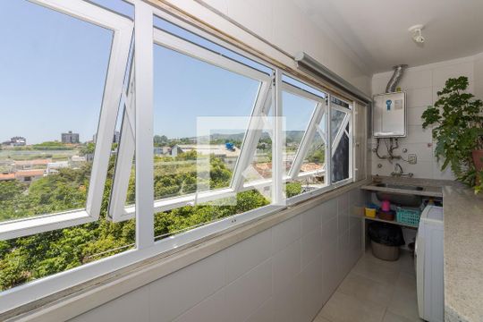 Área de Serviço de casa à venda com 4 quartos, 395m² em Jardim Itu Sabará, Porto Alegre