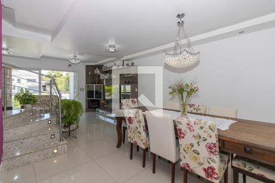 Casa à venda com 4 quartos, 395m² em Jardim Itu Sabará, Porto Alegre