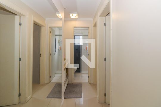 Corredor de apartamento à venda com 2 quartos, 47m² em Sarandi, Porto Alegre