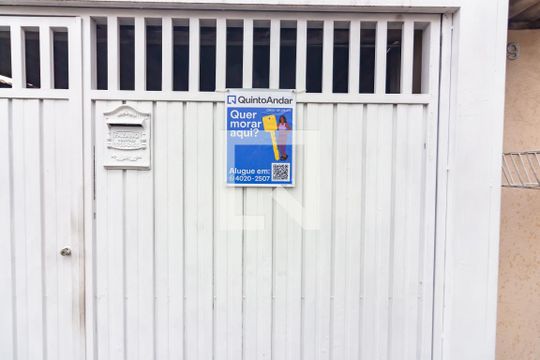 Placa de Anuncio de casa para alugar com 1 quarto, 115m² em Conceição, Osasco