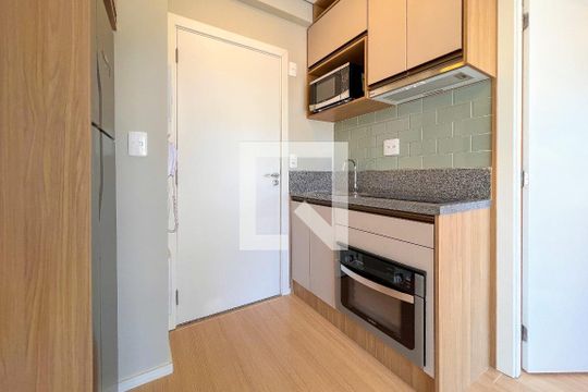 Cozinha de apartamento à venda com 1 quarto, 26m² em Vila Nova Conceição, São Paulo