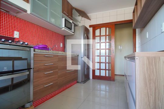 Cozinha de apartamento para alugar com 3 quartos, 200m² em Bom Jesus, Porto Alegre