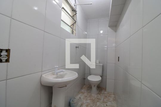 Banheiro de kitnet/studio para alugar com 1 quarto, 25m² em Cidade São Mateus, São Paulo