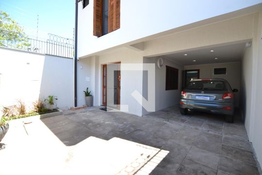 Garagem de casa para alugar com 4 quartos, 306m² em Menino Deus, Porto Alegre