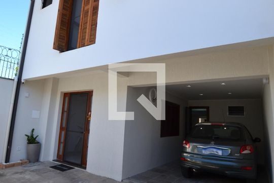 Fachada de casa para alugar com 4 quartos, 306m² em Menino Deus, Porto Alegre