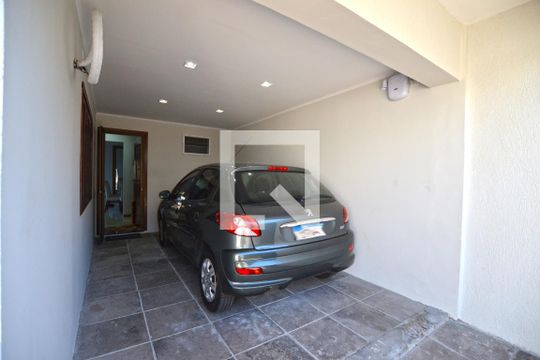 Garagem de casa para alugar com 4 quartos, 306m² em Menino Deus, Porto Alegre