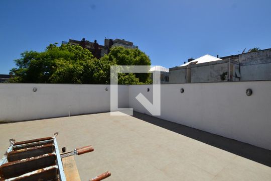 Área Externa de casa para alugar com 4 quartos, 306m² em Menino Deus, Porto Alegre
