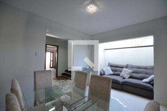 Casa para alugar com 4 quartos, 306m² em Menino Deus, Porto Alegre
