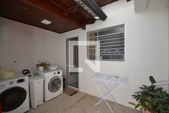 Área de Serviço de casa para alugar com 4 quartos, 306m² em Menino Deus, Porto Alegre