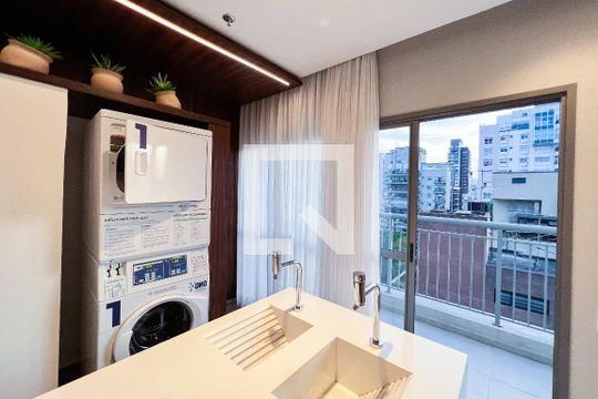Lavanderia de kitnet/studio para alugar com 1 quarto, 21m² em Moema, São Paulo
