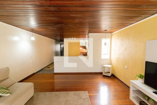 Sala de Estar  de casa à venda com 4 quartos, 217m² em Jardim Sarah, São Paulo