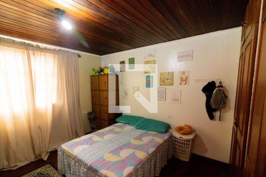 Quarto 1 de casa à venda com 4 quartos, 217m² em Jardim Sarah, São Paulo