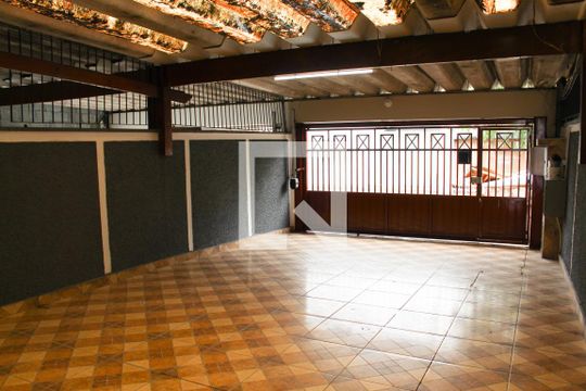 Garagem de casa para alugar com 3 quartos, 192m² em Casa Verde Alta, São Paulo