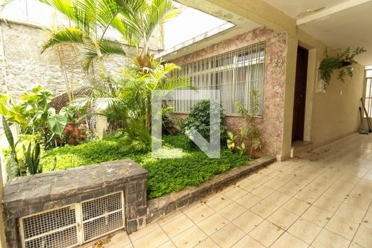 Fachada de casa à venda com 3 quartos, 150m² em Vila Regente Feijó, São Paulo