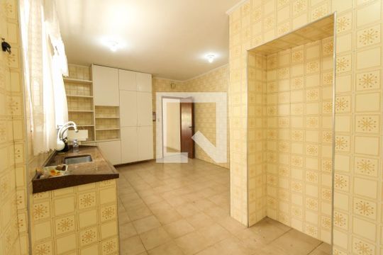 Cozinha de casa à venda com 3 quartos, 150m² em Vila Regente Feijó, São Paulo