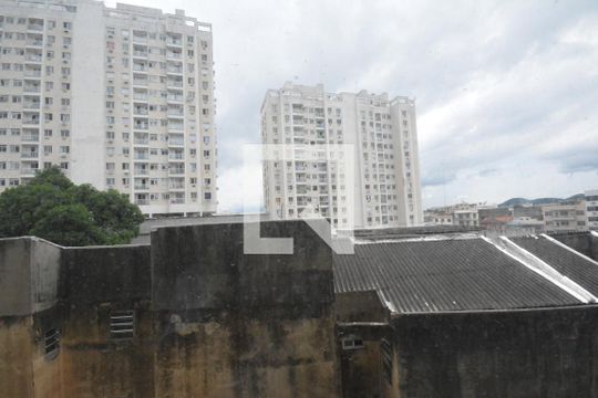 Vista da Rua de apartamento para alugar com 2 quartos, 45m² em Madureira, Rio de Janeiro