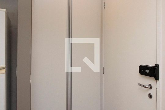 Cozinha  de apartamento para alugar com 1 quarto, 45m² em Bela Vista, São Paulo