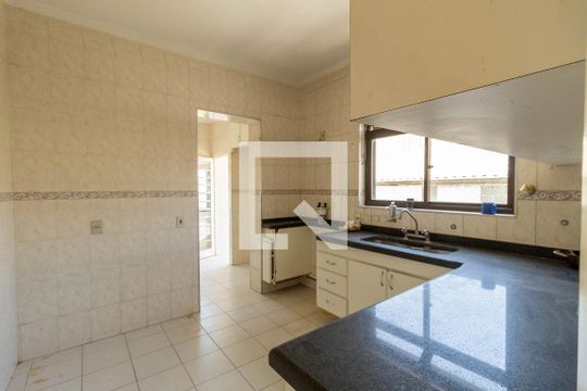 Cozinha  de casa à venda com 6 quartos, 500m² em Vila Mariana, São Paulo