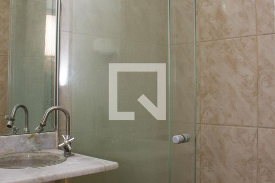 Banheiro de casa para alugar com 1 quarto, 50m² em Piedade, Rio de Janeiro