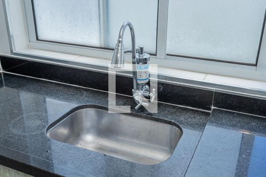 Cozinha de apartamento para alugar com 2 quartos, 56m² em Jaraguá, São Paulo