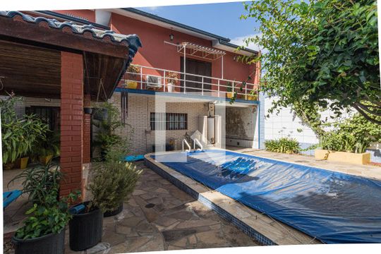 Piscina de casa à venda com 4 quartos, 380m² em Jardim Itu Sabará, Porto Alegre