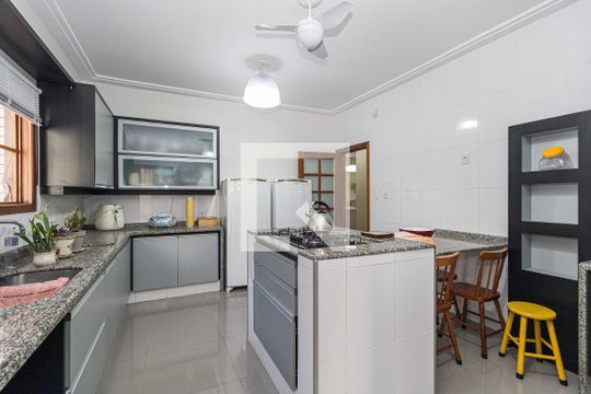 Cozinha de casa à venda com 4 quartos, 380m² em Jardim Itu Sabará, Porto Alegre