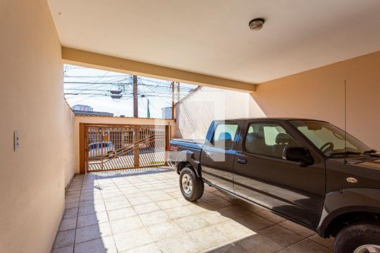 Garagem de casa à venda com 4 quartos, 220m² em Vila Helena, Santo André
