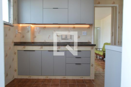 Cozinha de apartamento à venda com 3 quartos, 80m² em Taquara, Rio de Janeiro