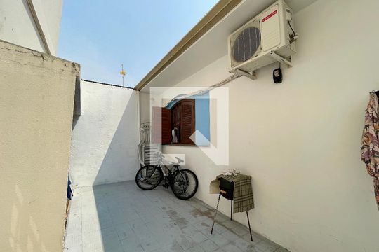 Quintal de casa à venda com 4 quartos, 170m² em Vila Joana, Jundiaí