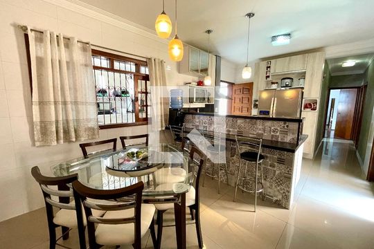 Cozinha de casa à venda com 4 quartos, 170m² em Vila Joana, Jundiaí