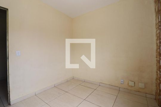 Quarto de kitnet/studio à venda com 1 quarto, 54m² em Setor Habitacional Samambaia (taguatinga), Brasília