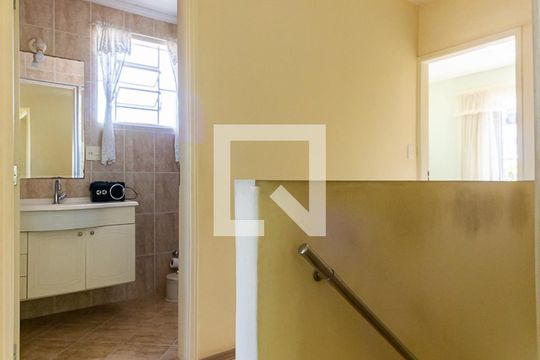 Hall dos Quartos de casa à venda com 4 quartos, 120m² em Vila Amélia, São Paulo